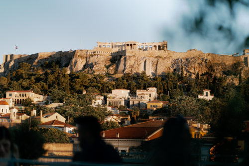 Μέχρι και την Παρασκευή η ζέστη, με θερμοκρασίες στην Αθήνα σήμερα έως οκτώ βαθμούς υψηλότερες για την εποχή