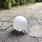 Δείτε το Enter του Eric Baudelaire: «Ένα έγκλειστο λαστιχένιο γάντι κάνει απόδραση στον κόσμο σε περίοδο πανδημίας»