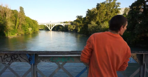 Δείτε το Enter του Ιωάννη Μανταφούνη: «Χορεύοντας στις έρημες γέφυρες της Γενεύης»