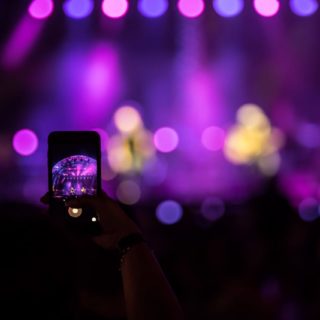 Αυτό το καλοκαίρι η Μουσική Τεχνόπολη θα κάνει συναυλίες μέχρι και στην οθόνη του κινητού σου