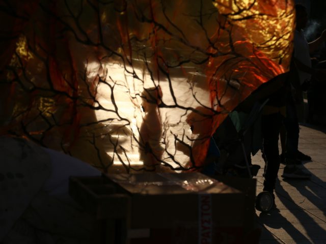 Το άστεγο σώμα των προσφύγων και η έξωση της ανθρωπιάς