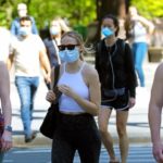 Κορωνοϊός: Επανέρχονται τα μέτρα σε πολλές χώρες