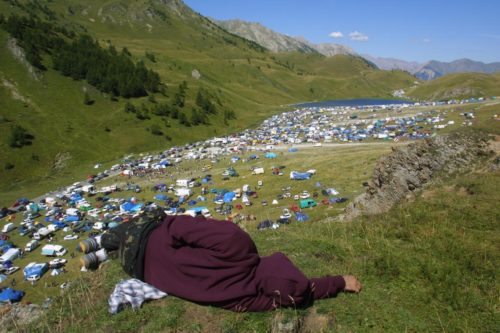 Γαλλία-Κορωνοϊός: Ένα τεράστιο ρέιβ πάρτι διοργανώθηκε στη νότια Γαλλία παρά τις υγειονομικές συστάσεις