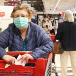 Βέλγιο: Υπεριώδης ακτινοβολία απολυμαίνει τα καροτσάκια του σουπερμάρκετ