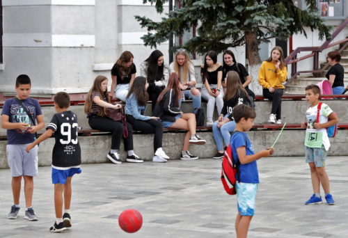 Βρετανία-Kορωνοϊός: Xωρίς μάσκα και κανόνες κοινωνικής αποστασιοποίησης επιστρέφουν οι μαθητές στα θρανία στην Σκωτία