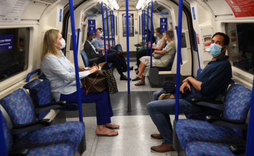 Βρετανία-Κορωνοϊός: Μία στις τρεις επιχειρήσεις σκοπεύει να καταργήσει θέσεις εργασίας μέχρι το τέλος Σεπτεμβρίου