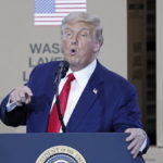 ΗΠΑ: O Τραμπ σκέφτεται να απαγορεύσει την είσοδο σε πολίτες της χώρας αν έχουν προσβληθεί από τον κορωνοϊό