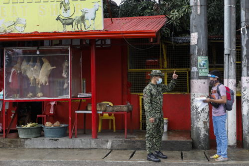Ο κορωνοϊός έχει πυροδοτήσει περισσότερες από 2.000 ανυπόστατες φήμες και θεωρίες συνωμοσίας σε όλο τον κόσμο