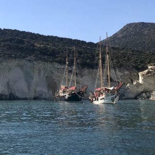 Ο Περίπλους της Μήλου σε 42 Εικόνες