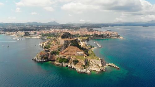 Κέρκυρα: Βρετανός τουρίστας αυτοκτόνησε πέφτοντας από μπαλκόνι ξενοδοχείου