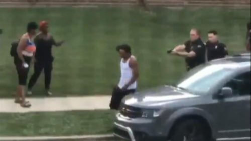 ΗΠΑ: Αστυνομικός πυροβόλησε επτά φορές πισώπλατα μαύρο άνδρα (ΒΙΝΤΕΟ)