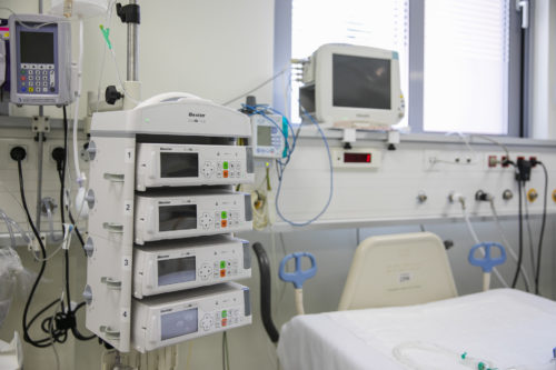 Κορωνοϊός: «Έχουν ξεκινήσει να εκκενώνονται ΜΕΘ που δεν ήταν Covid-19 για να μετατραπούν και αυτές σε Covid-19»