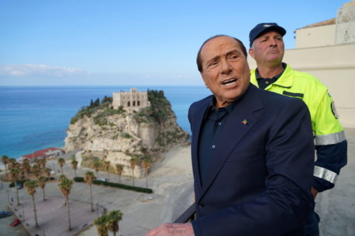 Ιταλία-Κορωνοϊός: Ο Σίλβιο Μπερλουσκόνι εισήχθη σε νοσοκομείο του Μιλάνου