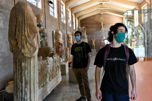 Κατά 75,4% μειώθηκε ο αριθμός των επισκεπτών στα ελληνικά μουσεία