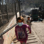 Άγ. Θεόδωροι: Γονείς απειλούν με κλείσιμο σχολείων εάν ενταχθούν παιδιά προσφύγων στις τάξεις