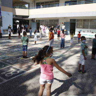 Γώγος: Κρίσιμη η κατάσταση για τα σχολεία – Αν χρειαστεί τα rapid test θα γίνουν υποχρεωτικά