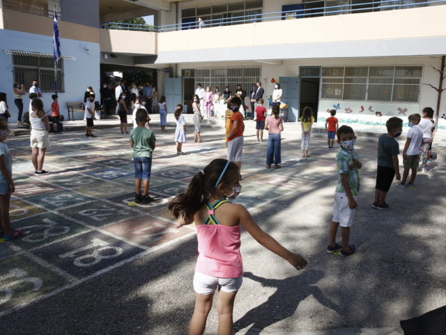 Γώγος: Κρίσιμη η κατάσταση για τα σχολεία – Αν χρειαστεί τα rapid test θα γίνουν υποχρεωτικά