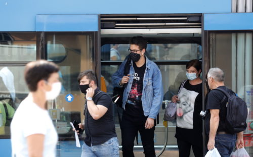 Η χρήση της μάσκας είναι μια «γέφυρα» προς το εμβόλιο κατά της Covid-19;