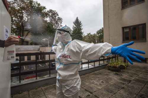 Τσεχία- Kορωνοϊός: Η χώρα είναι αντιμέτωπη με ένα από τα υψηλότερα ποσοστά μολύνσεων παγκοσμίως