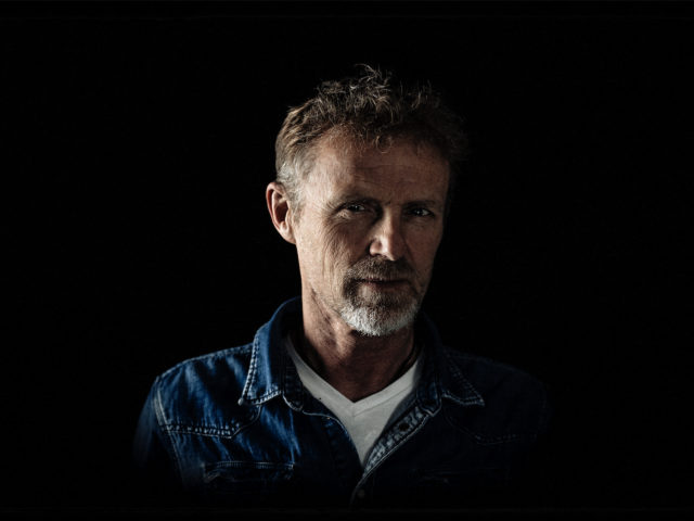 Στο «Βασίλειο» ο Νέσμπο υπογράφει μία θεσπέσια νουάρ παραλλαγή του άσωτου υιού