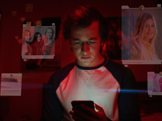 The Social Dilemma: Πείτε αλήθεια, αν γυρίζαμε στο 2008 θα ξαναμπαίνατε στο Facebook;