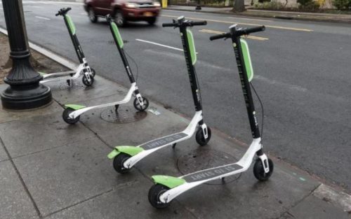 Πέθανε ο 11χρονος που παρασύρθηκε από αυτοκίνητο ενώ έκανε πατίνι