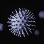 Κορωνοϊός: «Δεν χρειάζεται πανικός με το νέο στέλεχος του ιού», υποστηρίζει έλληνας γιατρός