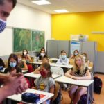 Βιβλία, μάσκες, αντισηπτικά: Eπιστροφή στο σχολείο για μαθητές ευρωπαϊκών χωρών