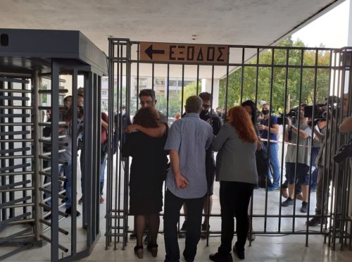 Δίκη Χρυσής Αυγής: Ποιοι βρίσκονται μέσα στην αίθουσα του δικαστηρίου