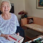 Θαμώνας της Δημοτικής Βιβλιοθήκης Θεσσαλονίκης ετών 92 είναι η αναγνώστρια Ιουλία Ταλιαδώρου