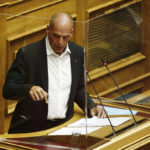 Βαρουφάκης: «Χθες ήταν μια κορυφαία στιγμή για τη Δημοκρατία, αμαυρώθηκε όμως από την επέμβαση των ΜΑΤ»