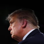 ΗΠΑ: Ο Τραμπ θετικός στον κορωνοϊό, αβεβαιότητα στην τελική ευθεία προς τις εκλογές