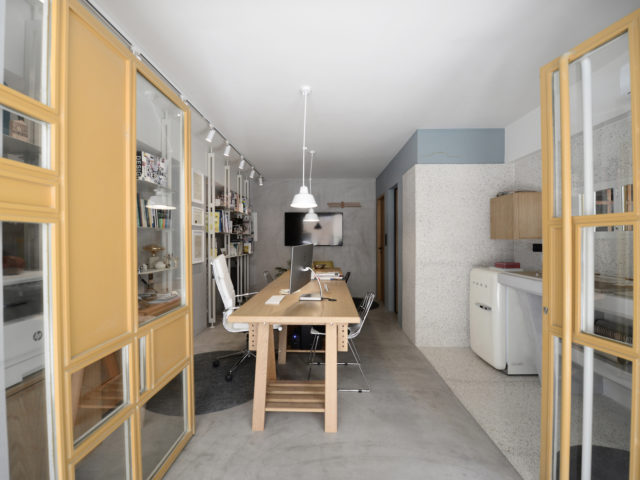 Πώς ένα γκαράζ στη Χίο μετατράπηκε σε έναν ξεκούραστο εργασιακό χώρο