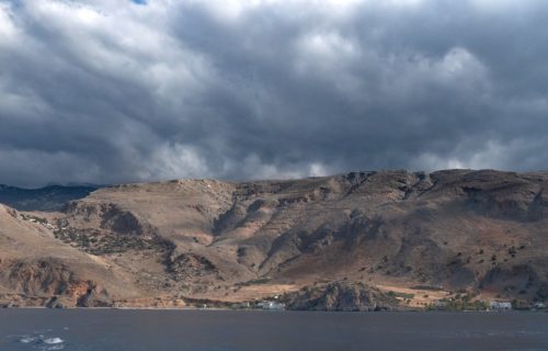 Βαρομετρικό χαμηλό στην Αν. Μεσόγειο φέρνει πτώση θερμοκρασίας και τοπικές βροχές