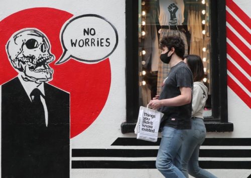 Βρετανία-Κορωνοϊός: Η Βόρεια Ιρλανδία κατέγραψε υπερδιπλάσιο ημερήσιο αριθμό κρουσμάτων COVID-19