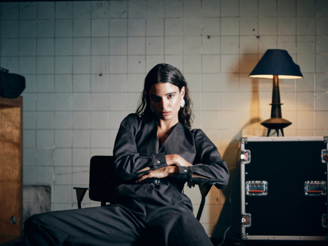 Μια χρονιά όπως το 2020, το BlameYourDaze ξέρει ότι χρειάζομαστε ρούχα ανεπιτηδεύτα και άνετα