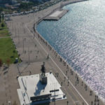 Κορωνοϊός: Εκατοντάδες πολίτες στην Θεσσαλονίκη κάνουν ουρά για να κάνουν τεστ