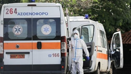 Κορωνοϊός: Σε νοσοκομεία covid-19 μεταφέρονται οι ηλικιωμένοι από γηροκομείο που εντοπίστηκαν θετικοί