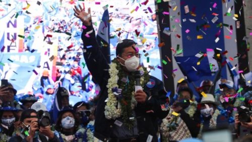 Βολιβία: Πολύ κοντά στη νίκη ο σοσιαλιστής υποψήφιος για την προεδρία