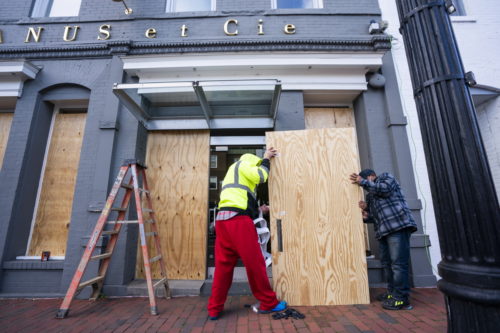 Αμερικανικές Εκλογές: Καταστήματα σε όλη την χώρα μετατρέπονται σε οχυρά, υπό τον φόβο ξεσπάσματος επεισοδίων [ΕΙΚΟΝΕΣ-ΒΙΝΤΕΟ]