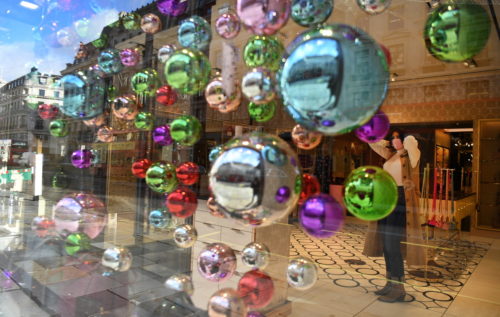 Βρετανία: Χαλάρωση στο ωράριο λειτουργίας των καταστημάτων τα Χριστούγεννα και τον Ιανουάριο