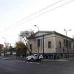 Πρόστιμο σε γυναίκα που κατέθεσε μόνη της λουλούδι στο Πολυτεχνείο