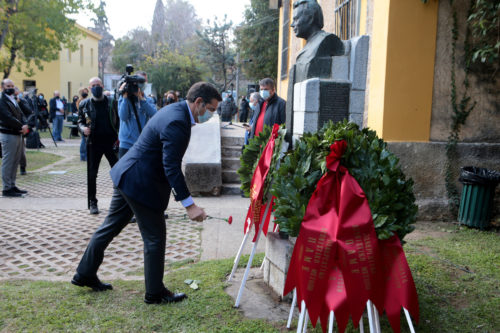 Ο Αλέξης Τσίπρας κατέθεσε στεφάνι στον ιστορικό χώρο των βασανιστηρίων του ΕΑΤ-ΕΣΑ