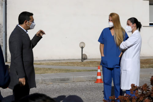 Τσίπρας: «Οφείλουμε να ενισχύσουμε τους ανθρώπους της μάχης στην πρώτη γραμμή, διότι η πανδημία δεν έχει τελειώσει»