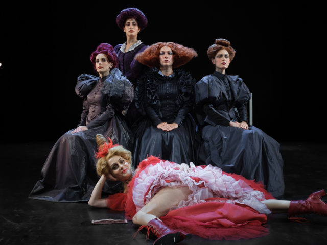 Ο Θωμάς Μοσχόπουλος ανεβάζει την «Κυρία του Μαξίμ» ως μια μοντέρνα παράσταση