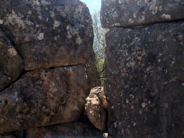 Εκεί που έψαχναν ψυχές. Στο νεκρομαντείο του Αχέροντα.