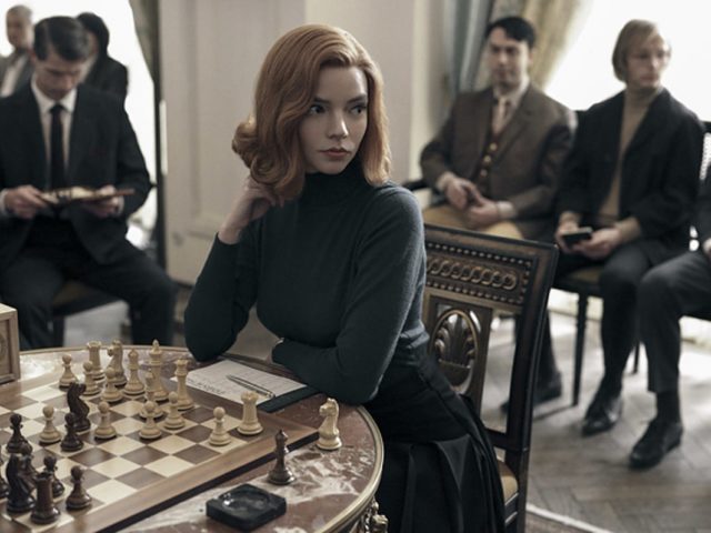 Γιατί όλοι έχουν κολλήσει με «Το γκάμπι της βασίλισσας»;