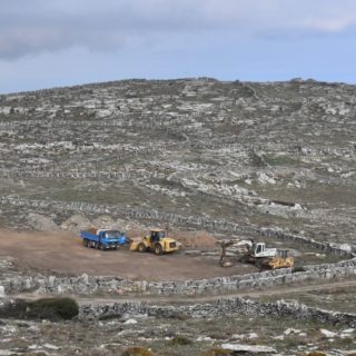 Γιατί η κατασκευή αιολικού πάρκου στην Άνδρο έχει προκαλέσει πληθώρα αντιδράσεων;