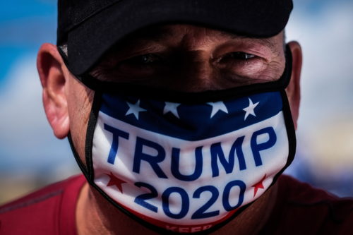 Το Facebook μπλοκάρει τον Τραμπ: πολύ λίγο, πολύ αργά