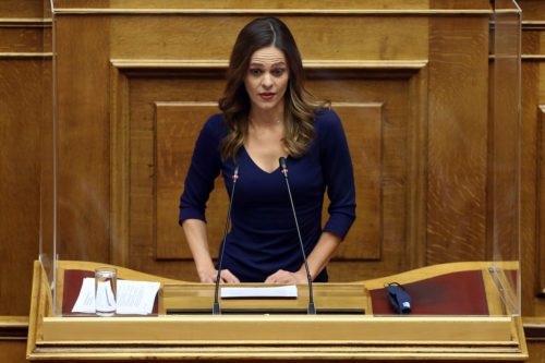 Έ. Αχτσιόγλου: «Η κυβέρνηση δημιουργεί ευνοϊκό περιβάλλον για εργοδοτικές παρανομίες και εξόντωση των εργαζομένων»